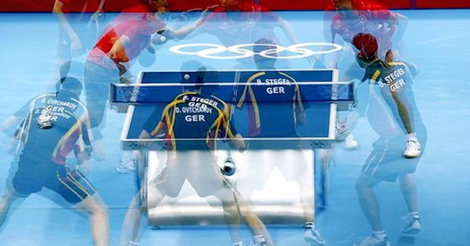 What is the proper footwork for table tennis?