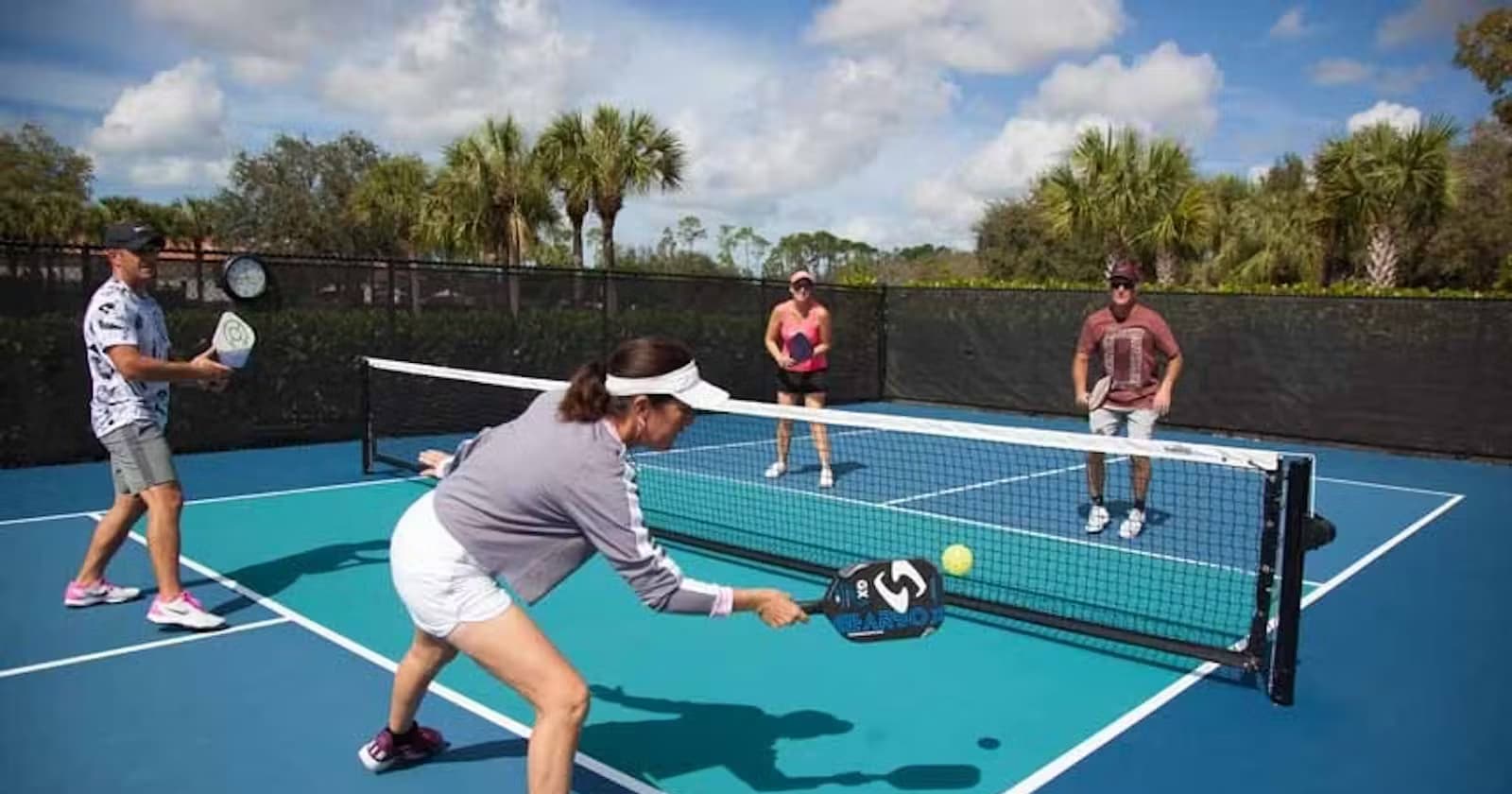 Best Beginner Pickleball Paddles In 2024: Paddle Reviews